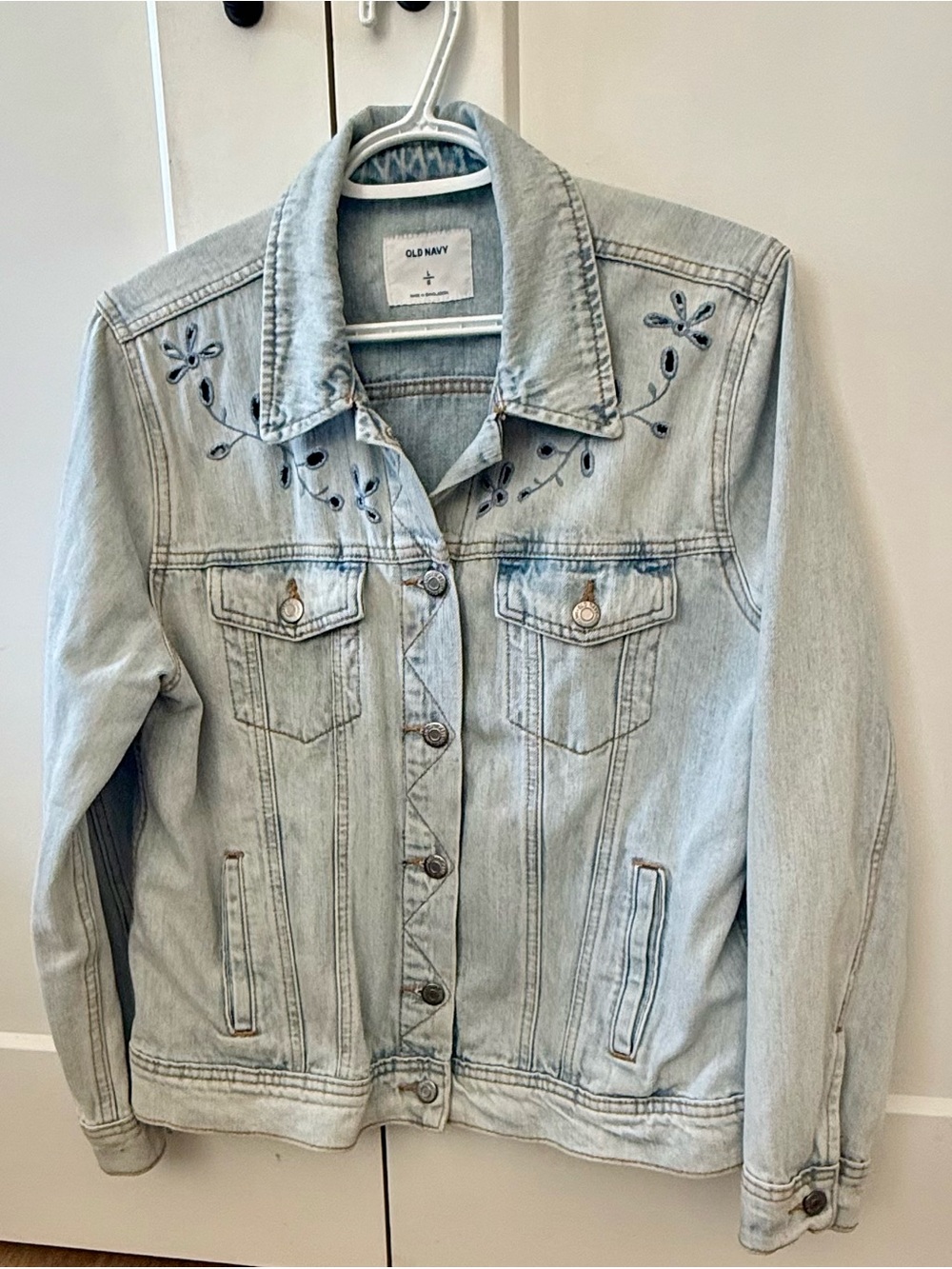 Old Navy Light Wash Embroidered Denim Jacket - Light Blue- Size Large
